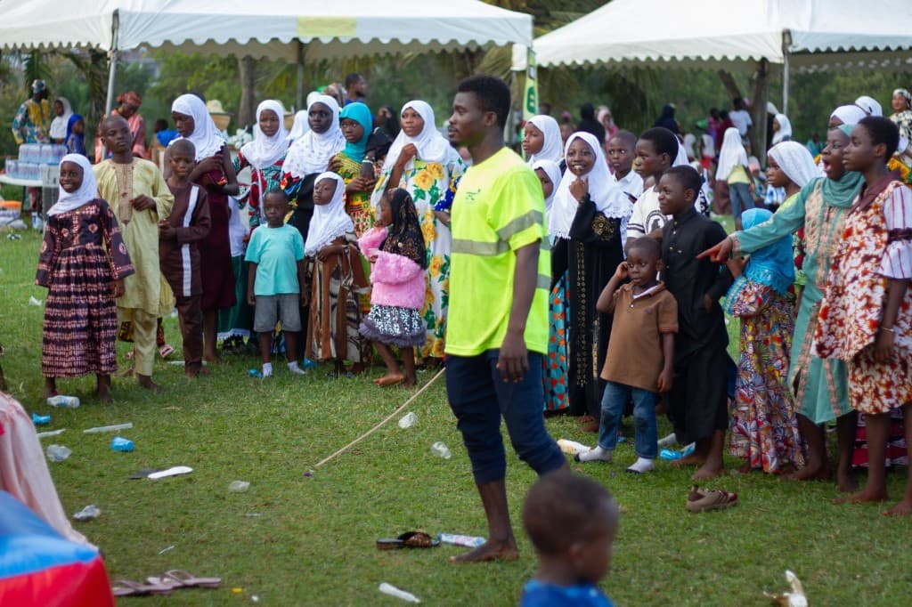 Mother and Children during the Daarut-Tawheed Eidul Fitr Family Retreat